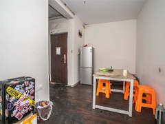 <b class=redBold>美林小城</b> 2室2厅0厨1卫 84.0m² 普通装修