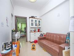 鸿锦阁 装修好,位置安静,格局方正,近口岸地铁